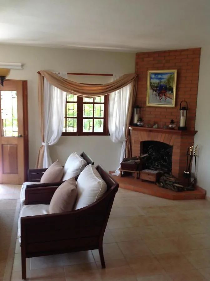 Villa Paloma/ Home/ Office-Remote Office Constanza